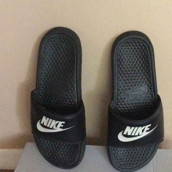 Nike Slides - Picture 4 of 5